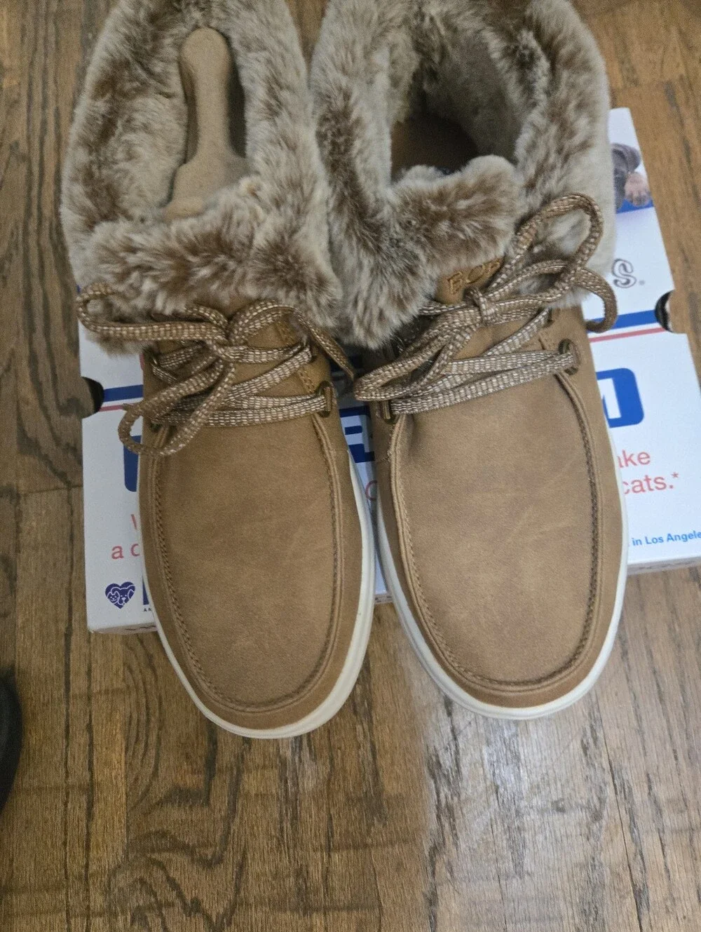 Skechers Bob Fuzzy Boots Wm Sz 11